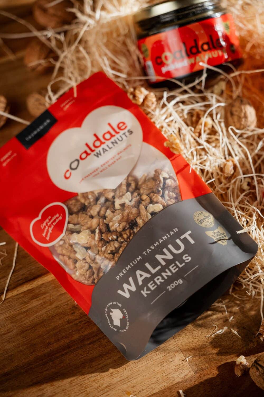 Walnut kernel and pickled walnuts